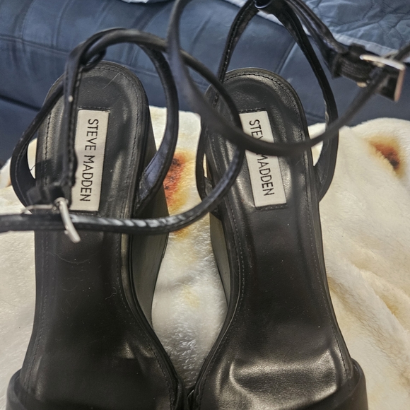 Steve Madden Black Platform Wedge Sandals - Picture 3 of 6